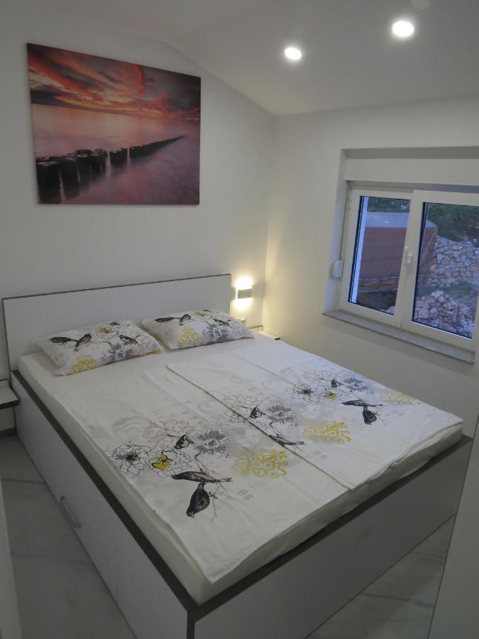 Apartman Luka 1 Sibuljina Ngoại thất bức ảnh